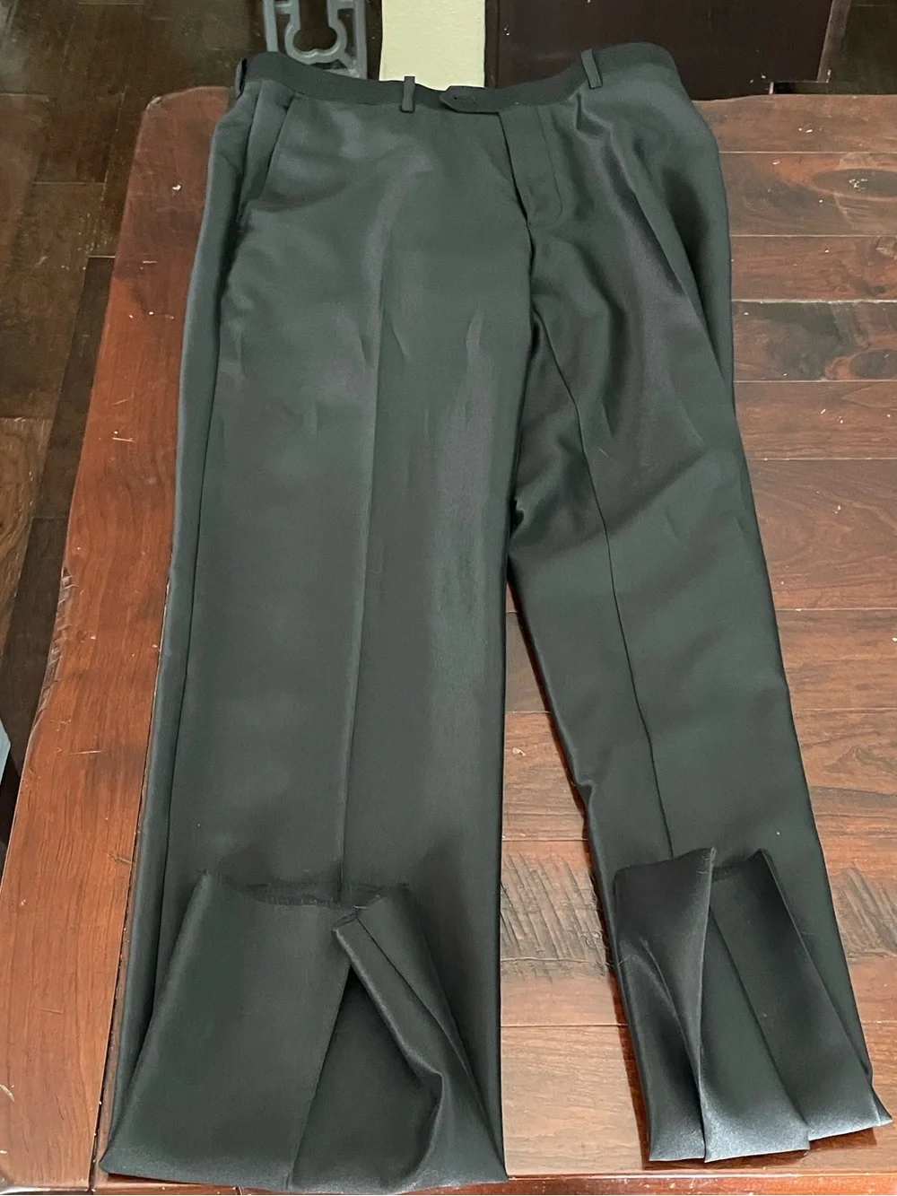 Men’s Black Two-Button Jacket and Trousers Gianni Uomo 40L